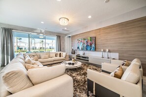 Living area - Stunning 8-Bedroom Home in Encore Reunion (Kissimmee)