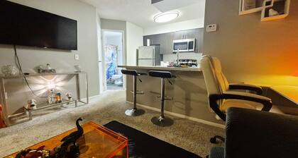 STYLISH Cozy 1-bedroom with Office space in delightful Dearborn private entrance