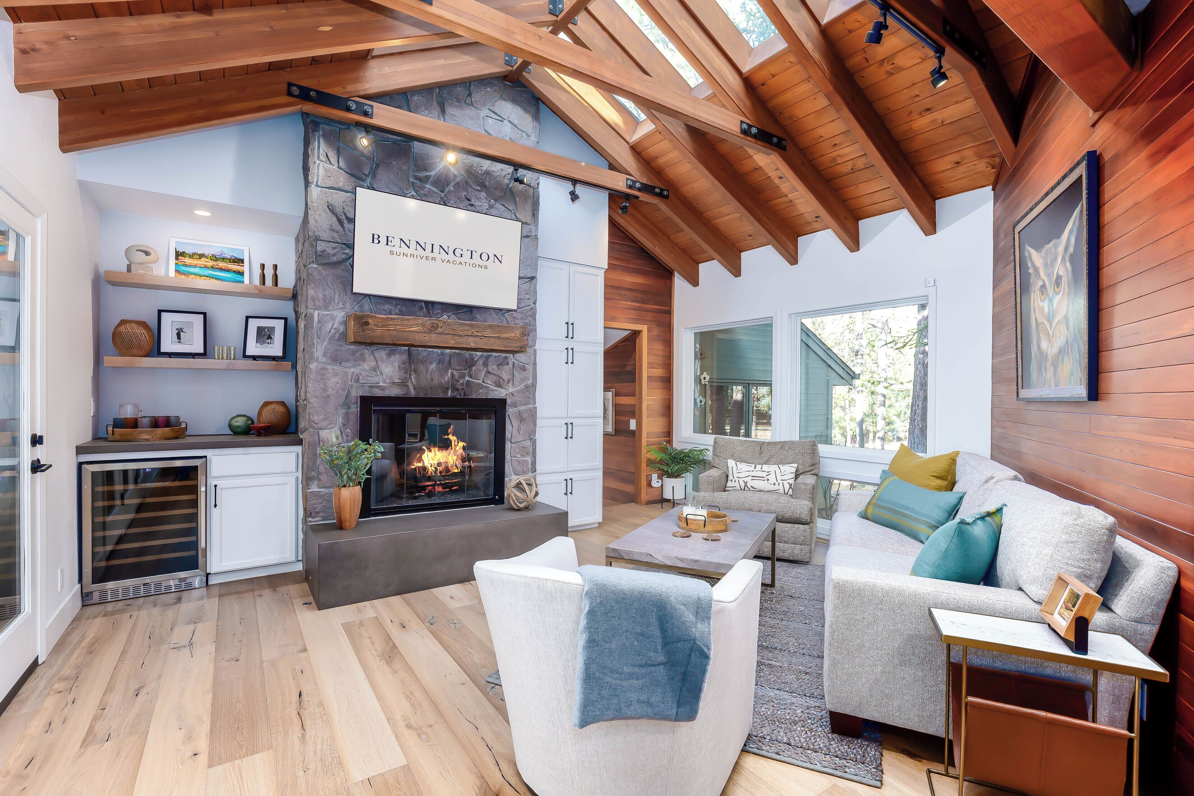 Smart TV, fireplace, ping pong