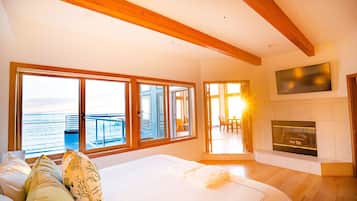 Tabla de planchar con plancha, wifi y ropa de cama