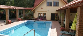Family-friendly house with pool, 4 apartments, air conditioning, quiet location in Zamárdi.