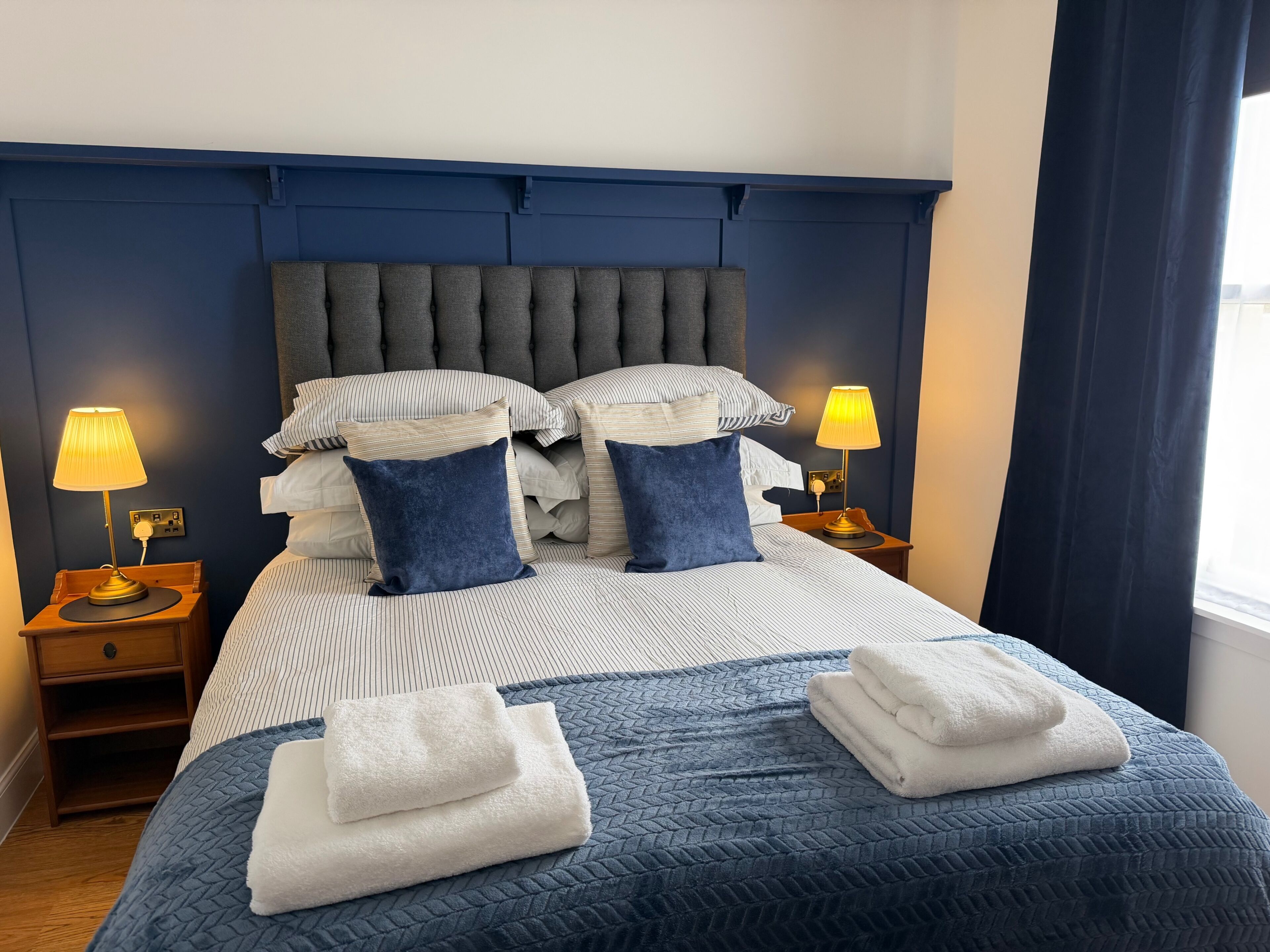 4 kamar tidur, setrika/meja setrika, Wi-Fi gratis, dan seprai linen