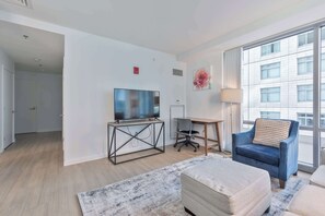 TV, offices - Luxury Apt Near Kendall Square (Cambridge, MA)