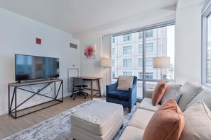 TV, offices - Luxury Apt Near Kendall Square (Cambridge, MA)