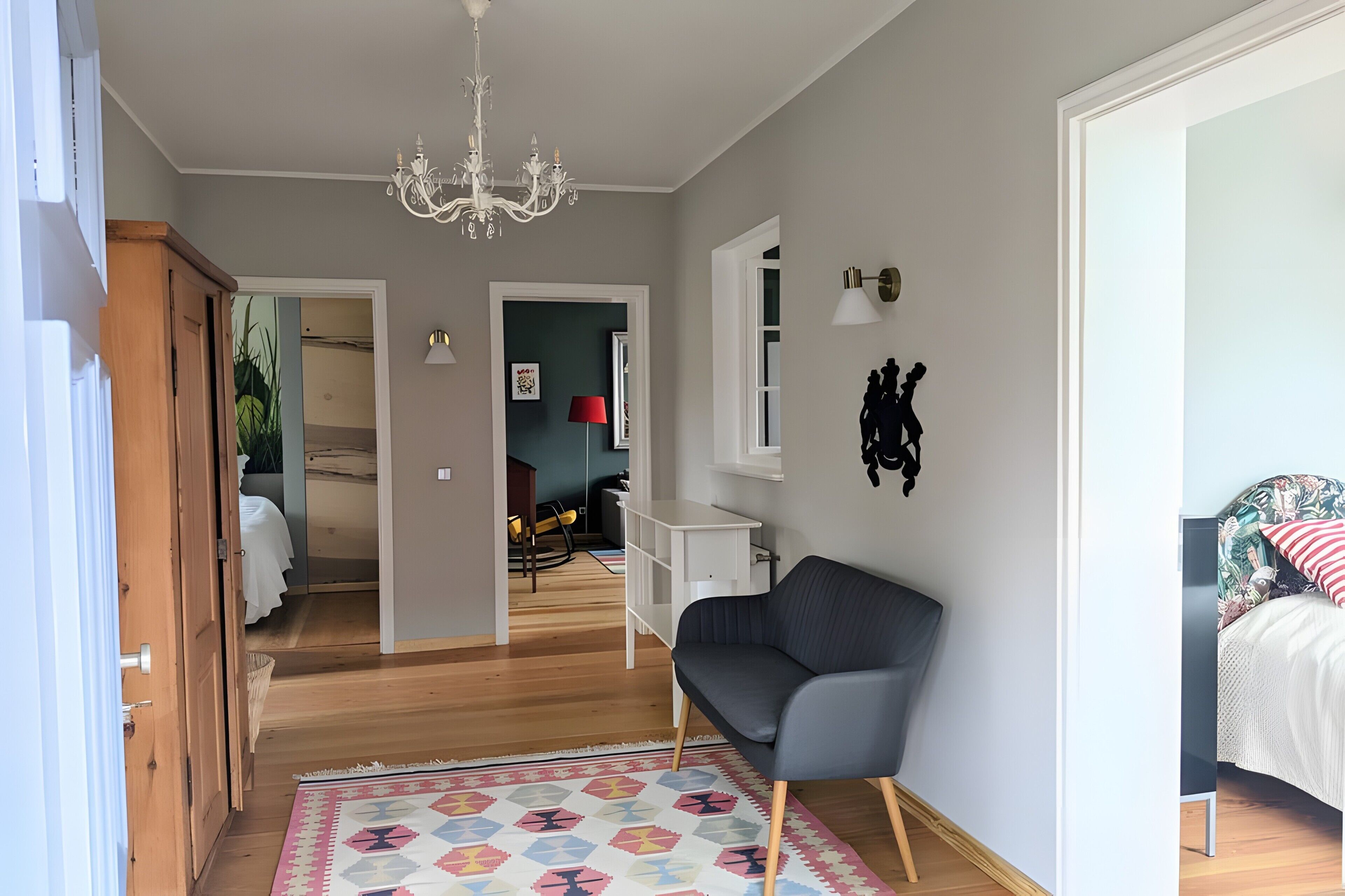 Tabla de planchar con plancha, wifi y ropa de cama 