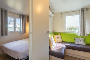 Room - Mobile Home “5 Minutes from the Beach” with Shared Pool and Private Terrace (Saint-Augustin)