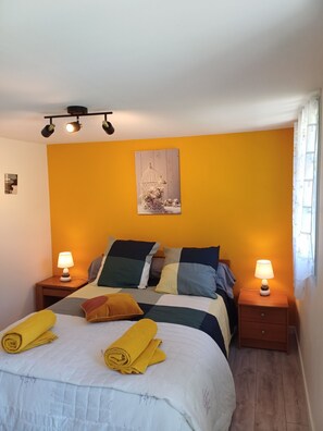3 bedrooms, iron/ironing board - Charming 2-Epis Rated "Chalet du Bosc" House with Garden and Air Conditioning (Montcuq-en-Quercy-Blanc)