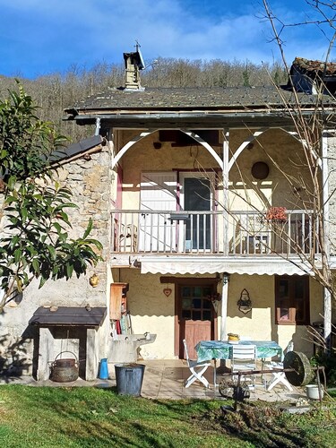 Traditional Mountain House with View, Private Terrace and Garden in Ercé