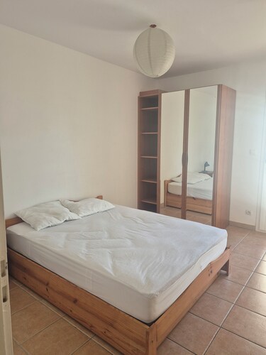 Large family home - 4 bedrooms, enclosed garden & terrace