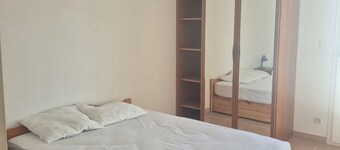 Large family home - 4 bedrooms, enclosed garden & terrace