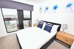 2 bedrooms, iron/ironing board, bed sheets - Spacious 2 Bed Apartment in Central Liverpool (Liverpool)