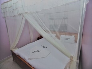 Deluxe Double Room | Free WiFi, bed sheets - Viewpoint-Inn Mbuinzau (Kibwezi)