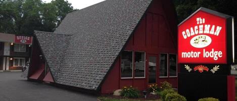 Habitación clásica con 1 cama matrimonial o 2 individuales | Exterior