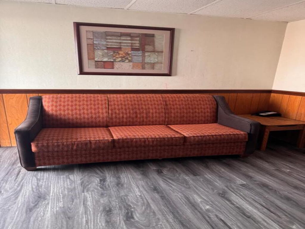 Classic Double or Twin Room | Living area