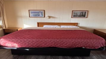 Classic Double or Twin Room | Desk, laptop workspace, free WiFi