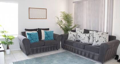 Peaceful 4-bedroom Oasis with AC,Wifi & Pool in North Las Vegas