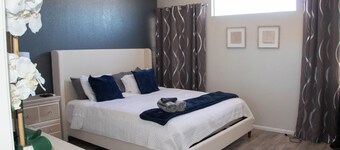 Peaceful 4-bedroom Oasis with AC,Wifi & Pool in North Las Vegas