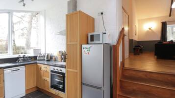 Dishwasher, cookware/dishes/utensils