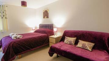 2 bedrooms, individually decorated, individually furnished, free WiFi