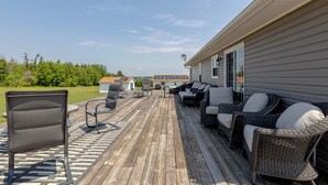 Outdoor dining - Morrison’s Beach Road Island Retreat (Georgetown)