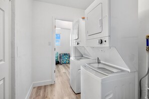 Interior - Sunset - Private Beach Access! (Siesta Key)