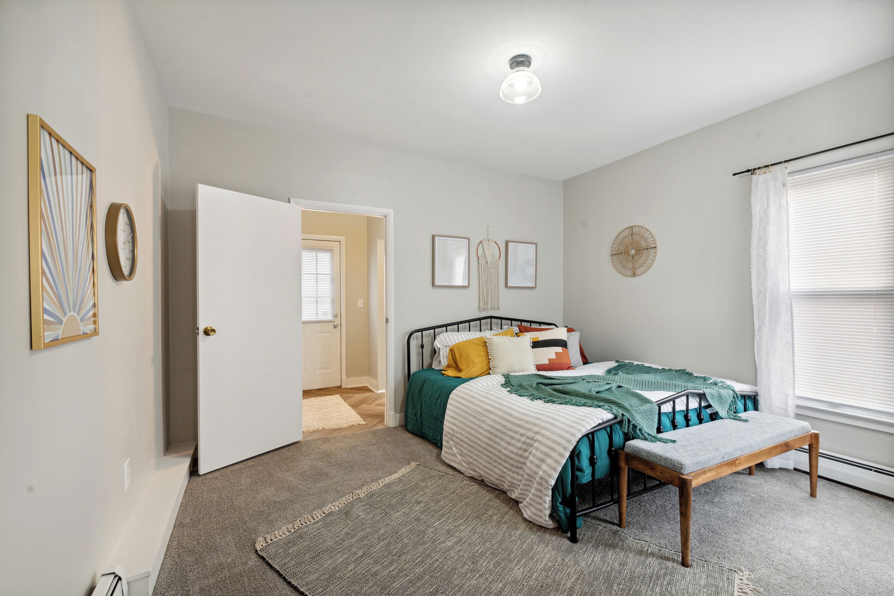 1 chambre, bureau, fer et planche à repasser, Wi-Fi gratuit