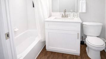 Secador de pelo y toallas