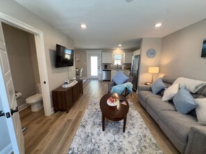 TV - Coral Breeze • Beach Escape • Prime Location (Biloxi)