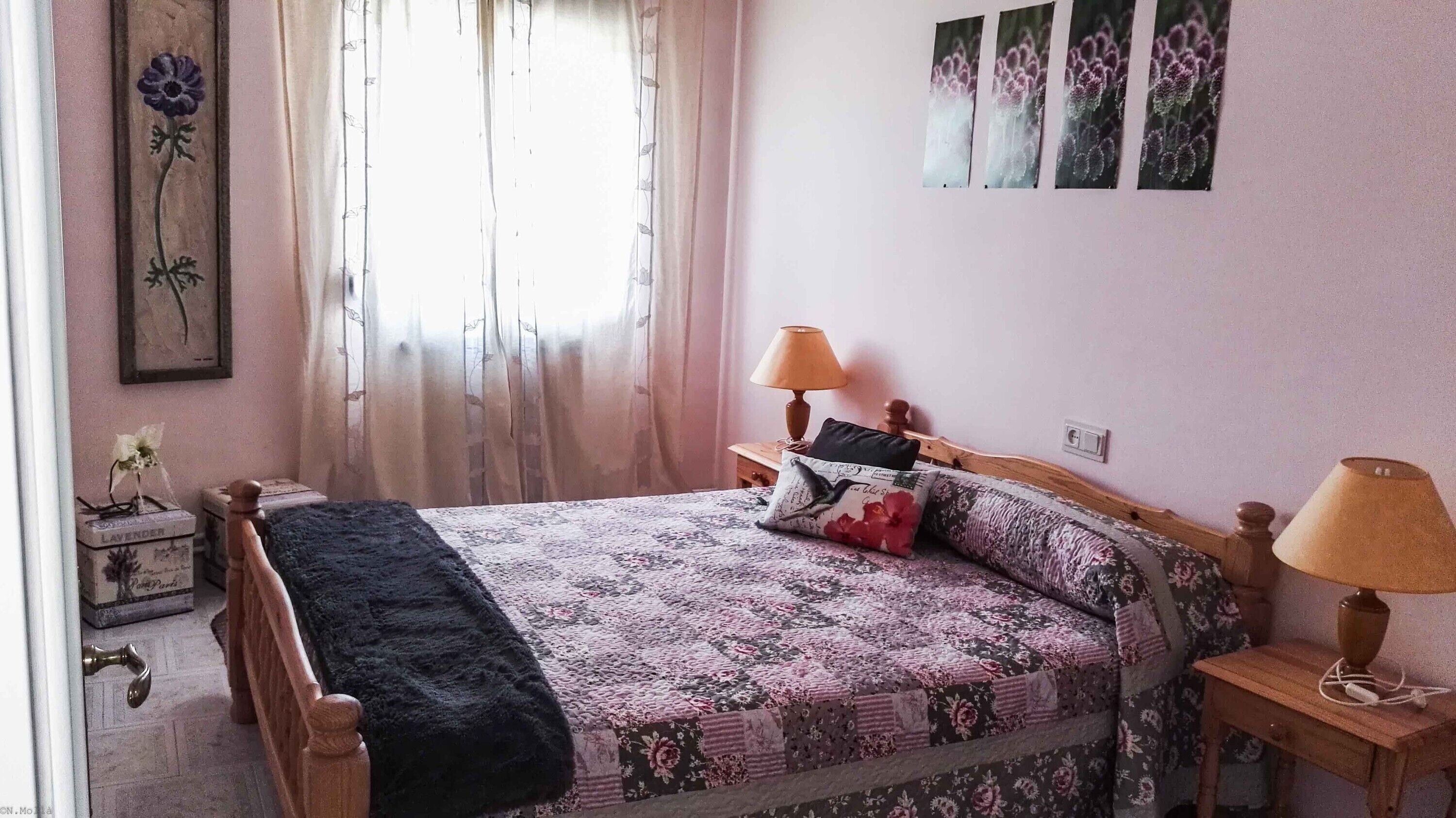 4 slaapkamers, een strijkplank/strijkijzer, wifi, beddengoed