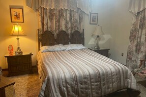 2 slaapkamers, een strijkplank/strijkijzer, wifi, beddengoed
