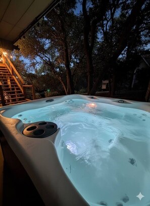 Bain à remous extérieur