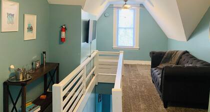 Tranquil 1-bedroom Fashion Styled apartment