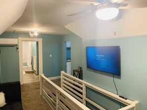 Living area - Tranquil 1-bedroom Fashion Styled apartment (Baltimore)