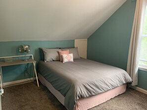 Iron/ironing board, WiFi - Tranquil 1-bedroom Fashion Styled apartment (Baltimore)