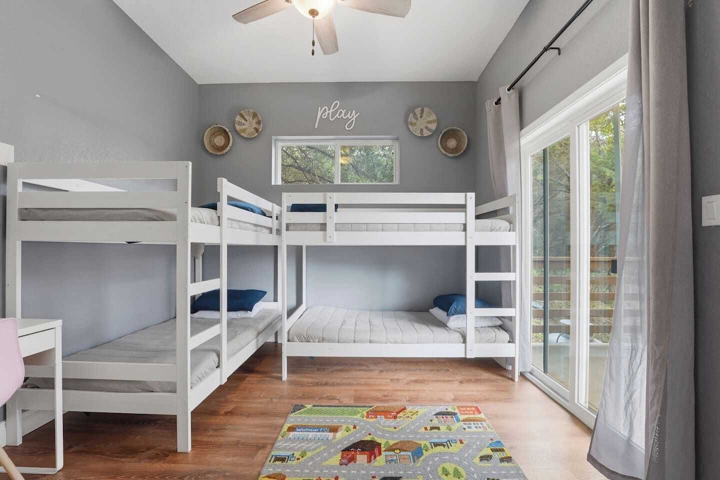 4 Schlafzimmer, Bügeleisen/Bügelbrett, Reisekinderbett, WLAN