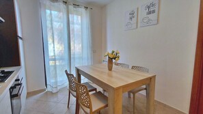 Dining - Agave - Two Bedroom Apartment, Sleeps 5 (Olmedo)