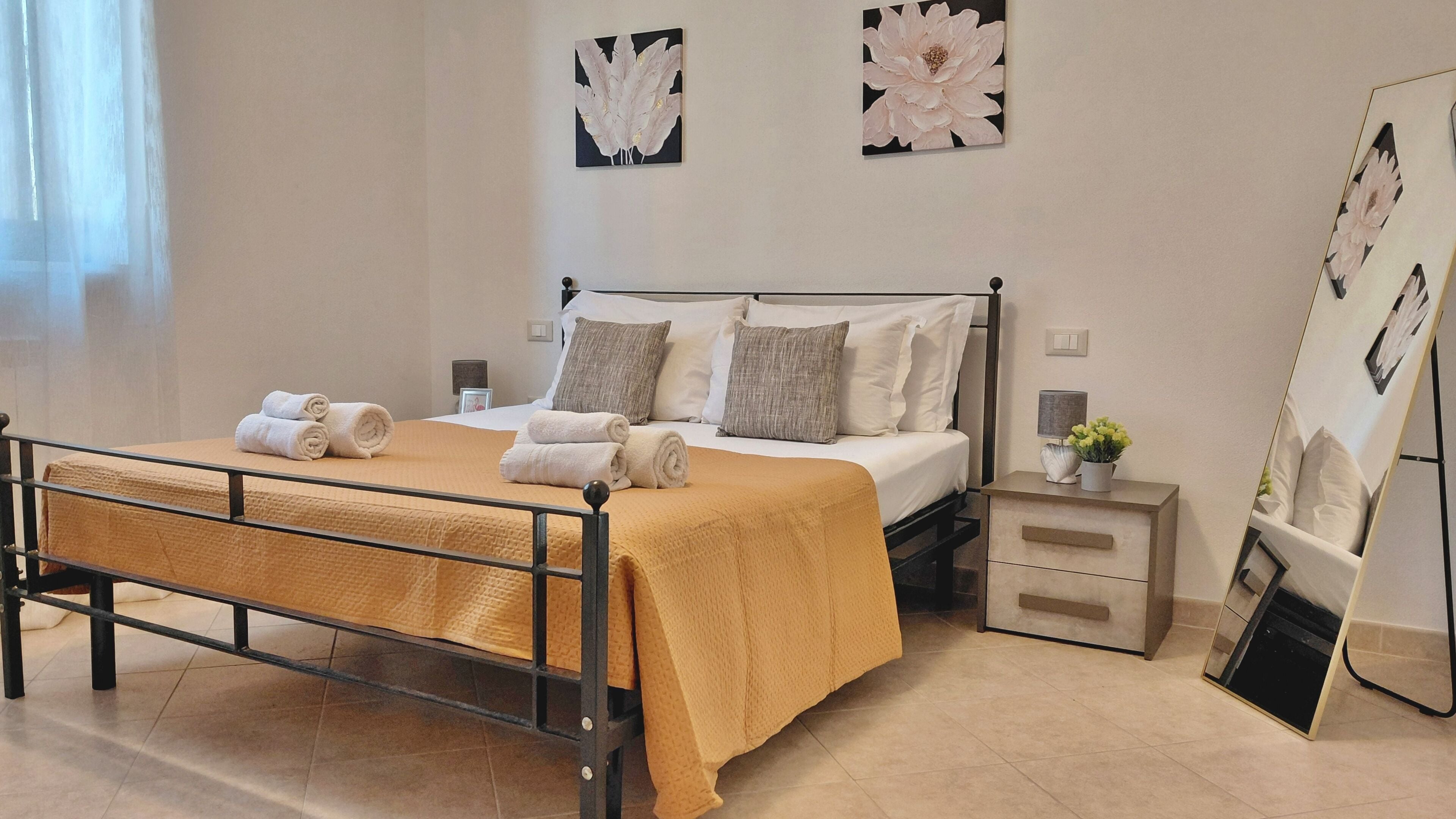 3 makuuhuonetta, silitysrauta/-lauta, ilmainen Wi-Fi, vuodevaatteet