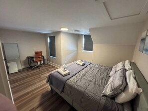 Iron/ironing board, WiFi, bed sheets - 1 Bedroom Condo Near Downtown Knox (Knoxville)