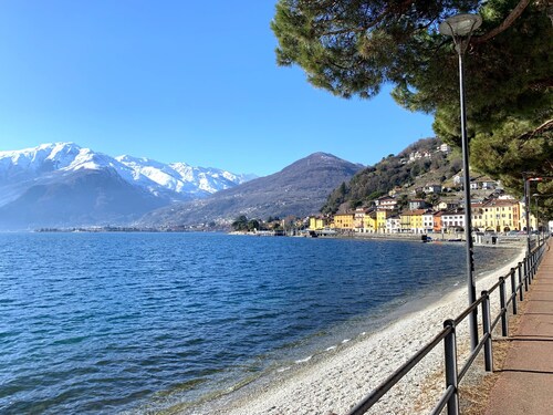 Casa Vicolo Fiori, very quiet location and only 2 minutes from the lake