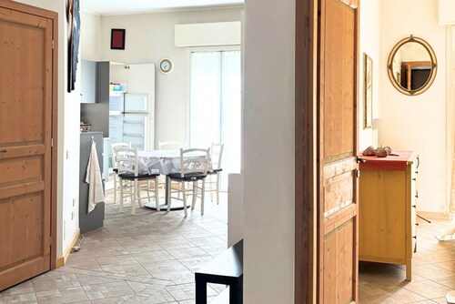 CN030 - Cesenatico, spacious one-bedroom apartment with air conditioning