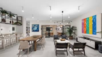 Apartment, City View | Dining