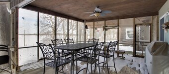 Boat & Hike Up North! Lakefront Minnesota Duplex