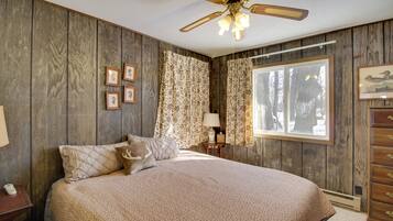 3 Schlafzimmer, Schreibtisch, Bügeleisen/Bügelbrett, Reisekinderbett