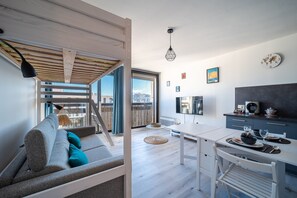 TV - Le Cocon de Saint-Cyprien - 350m de la Plage (Saint-Cyprien)
