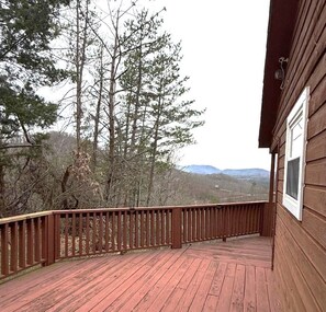 Terrace/patio - Cozy Secluded Cabin with Smoky Mountain Views (Sevierville)