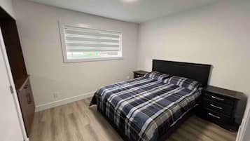 2 quartos, ferros/tábuas de passar roupa, Wi-Fi, roupa de cama