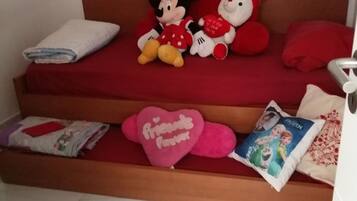 3 chambres, fer et planche à repasser, Wi-Fi, literie fournie