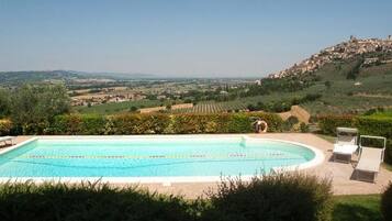 Appartement, vue vallée | Piscine