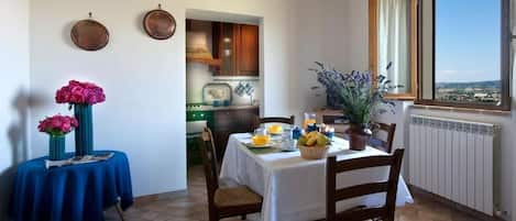 Lägenhet - utsikt mot dalen | Restauranger