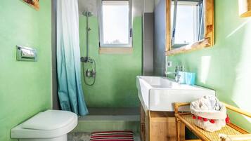 淋浴设施、吹风机、毛巾